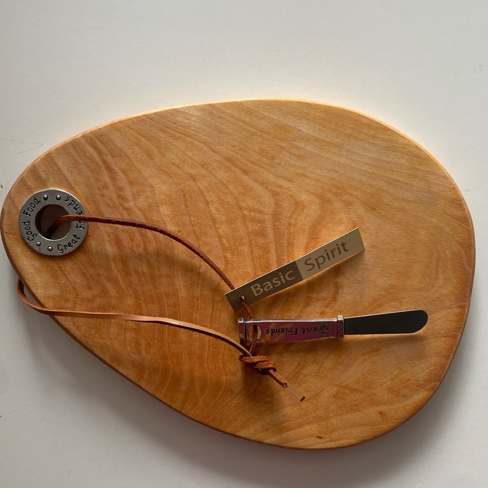 NWT Cutting Board and Cheese Knife Gift Set - Picture 3 of 7